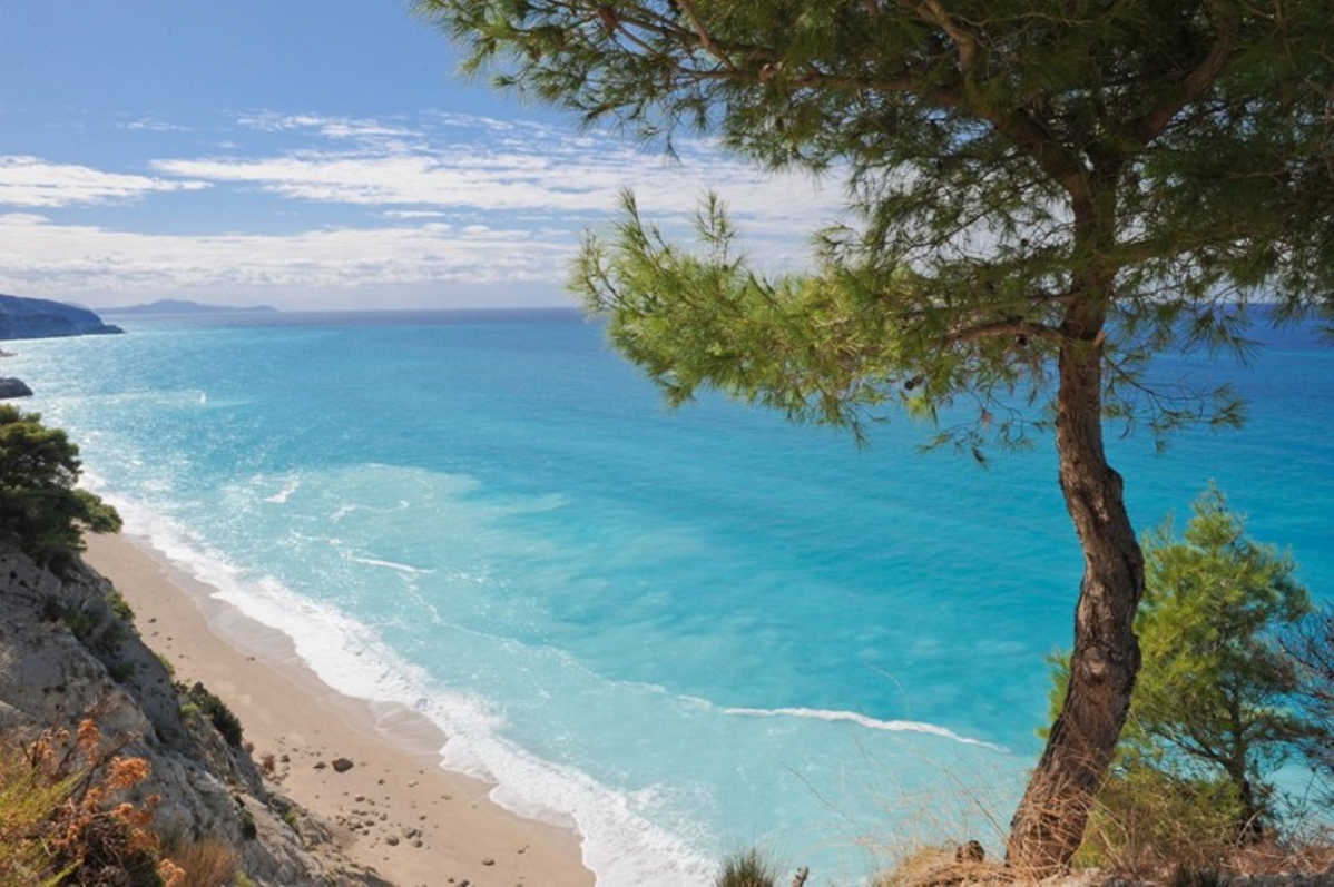 T+L: Οι Εγκρεμνοί στα 13 μέρη που ξεχωρίζουν παγκοσμίως για τα νερά τους