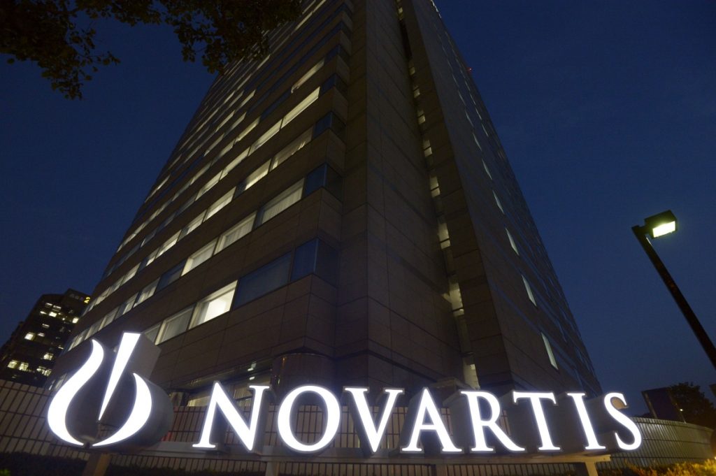 Απόπειρα αλλαγής σκηνικού, μέσω Novartis