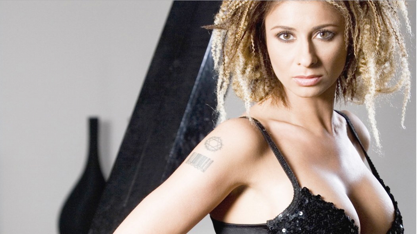 Αυτή είναι η πιο όμορφη μάνατζερ ποδοσφαιριστών στον κόσμο