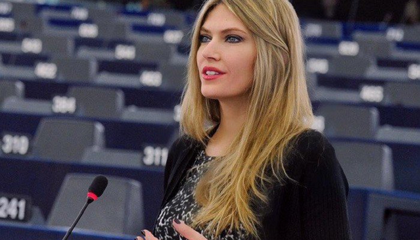 Εύα Καϊλή: Έτοιμη να γίνει μαμά η Ευρωβουλευτής; [vid]