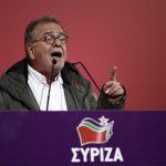 “Κράζει” Μουζάλα και η “Αυγή” για τους αβοήθητος πρόσφυγες στη Μόρια