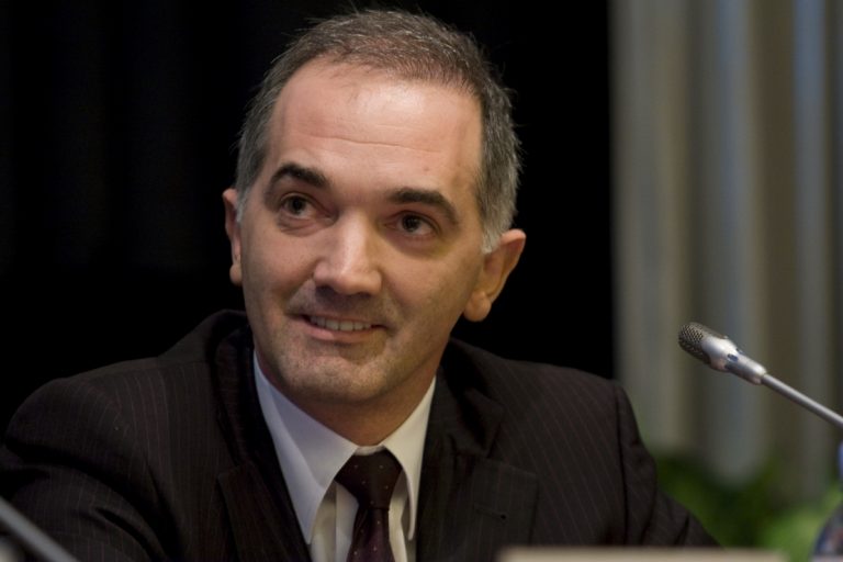 Καταθέτει για τη Novartis ο Σαλμάς