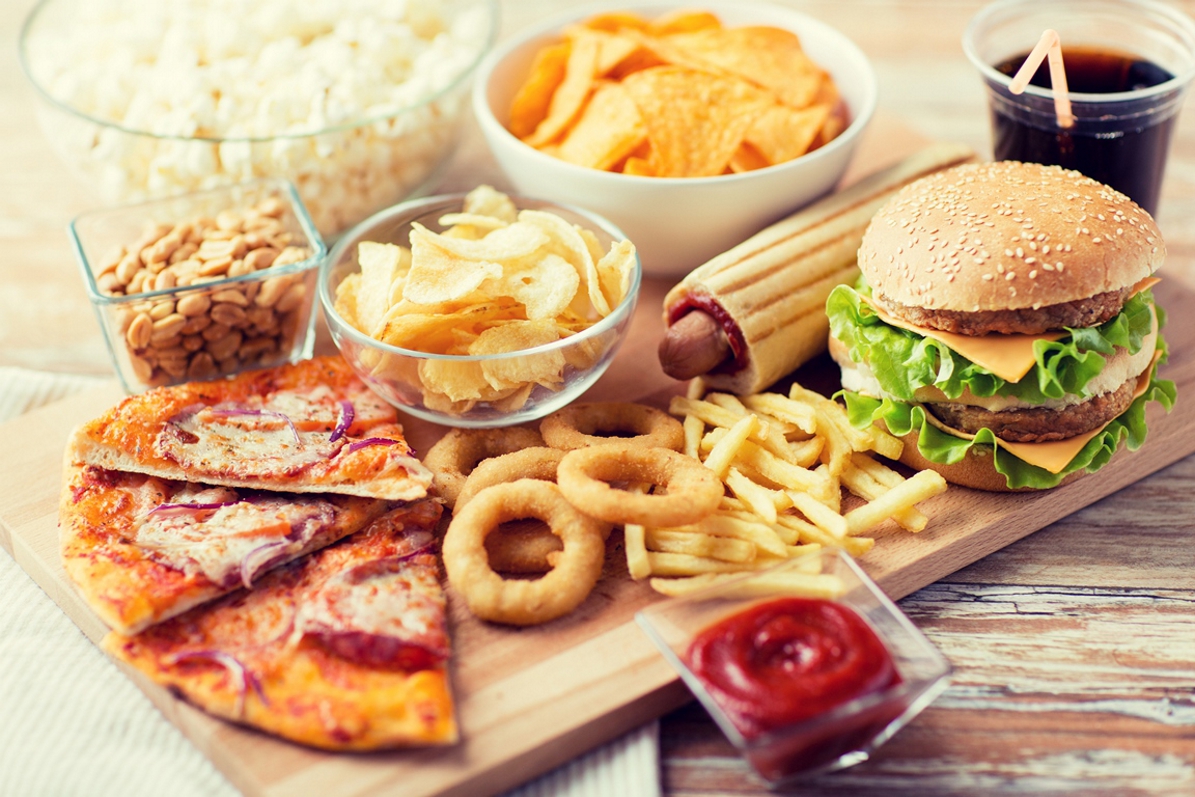Junk Food: Η ασθένεια που αυξήθηκε από την κατανάλωσή του