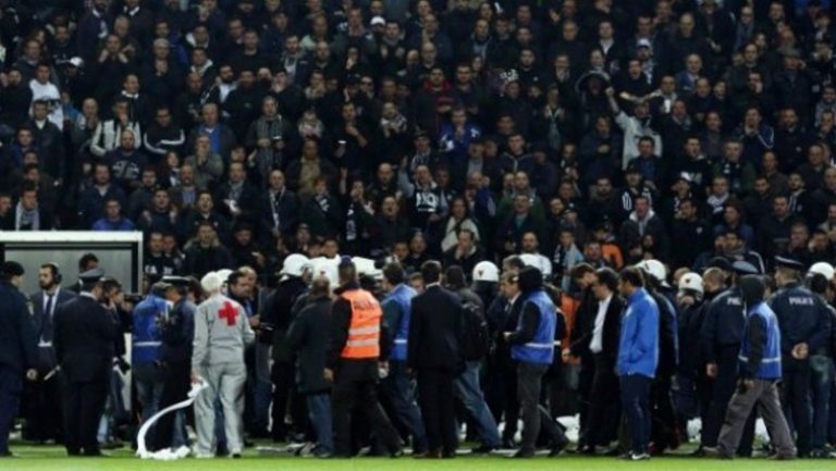 Διακόπηκε λόγω επεισοδίων ο αγώνας Απόλλων Λεμεσού-Ομόνοια (vid)