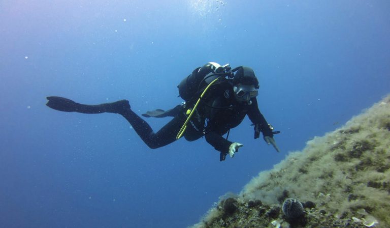 Χρυσάφι και σπάνια μέταλλα εκλύει το υποθαλάσσιο ηφαίστειο της Σαντορίνης!