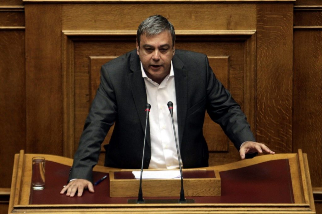 Χριστόφορος Βερναρδάκης: Ποιοι παρακολουθούν “δεξιούς λογαριασμούς” στα social media