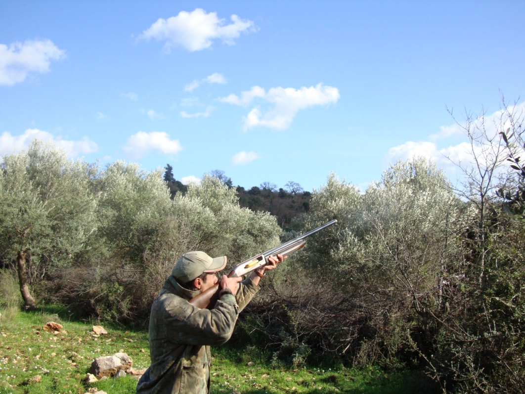 Φθιώτιδα: Κυνηγός πέρασε για θήραμα συγχωριανό του και τον πυροβόλησε