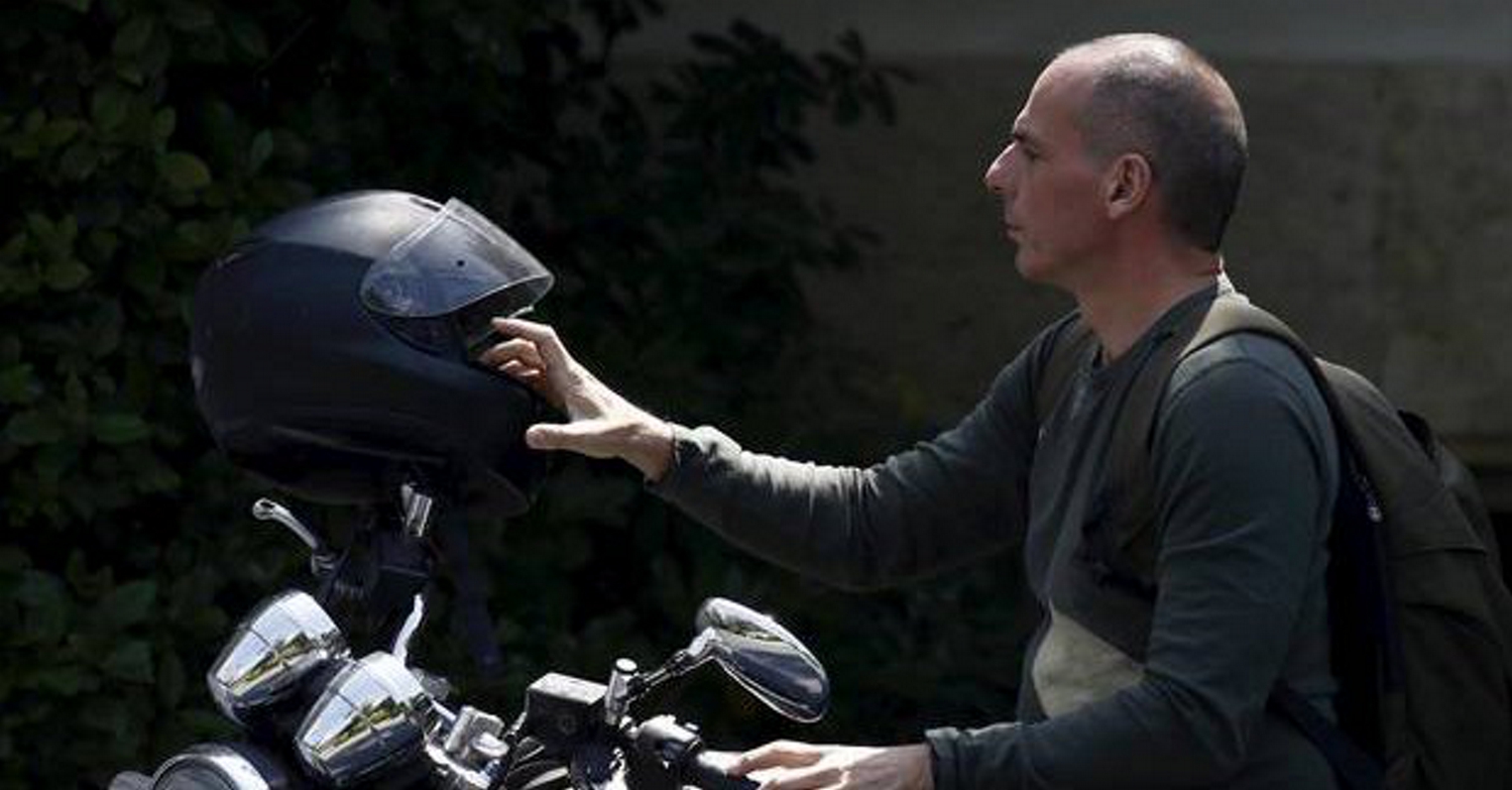 Ο Βαρουφάκης στηρίζει τον Μακρόν: Ψηφίστε τον, ήθελε να σώσει την Ελλάδα