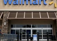 HΠΑ: 10.000 νέες θέσεις εργασίας από τη Wal-Mart