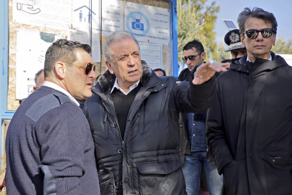 Λύση για τους “παγωμένους” πρόσφυγες τώρα, όχι αύριο ζητεί ο Αβραμόπουλος