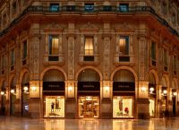 Η Prada πρωτοτυπεί με τη νέα της πασαρέλα (photos)