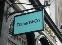 Μειώθηκαν, λόγω Τραμπ, οι πωλήσεις στο Tiffany’s