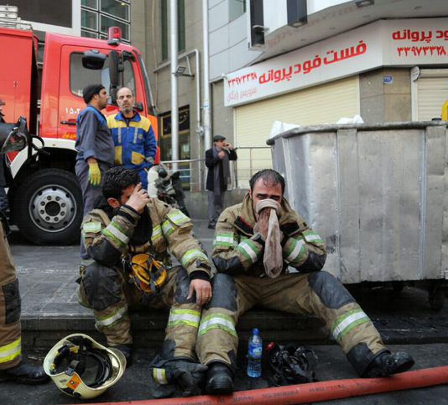 Ιράν: Στους 25 οι αγνοούμενοι από την πυρκαγιά