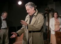 Τελευταίες παραστάσεις για το “Να ντύσουμε τους γυμνούς”