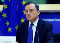 Μάριο Ντράγκι: Να αντιμετωπιστεί το θέμα των μη εξυπηρετούμενων δανείων