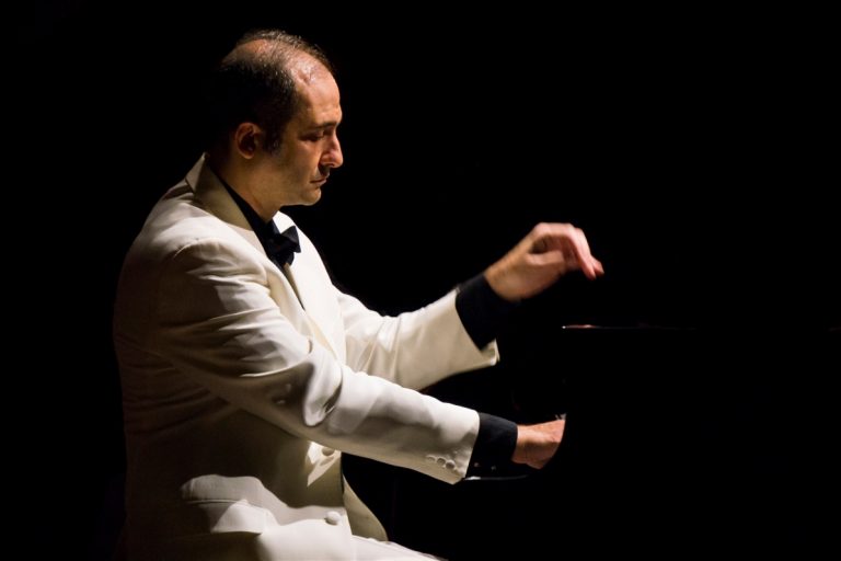 “Aires Hispanoamericanos”