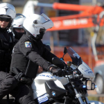 Επεισόδια στο Μετς: 11 προσαγωγές – Καταστράφηκαν επτά μηχανάκια και πέντε αυτοκίνητα