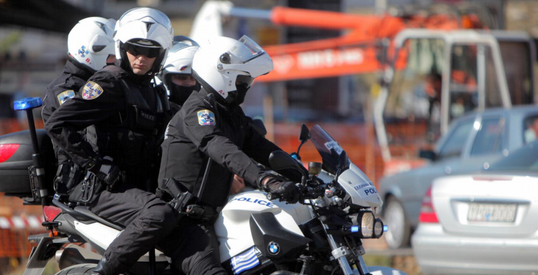 Συνελήφθησαν δύο Αλγερινοί για κλοπές αυτοκινήτων στα νότια προάστια