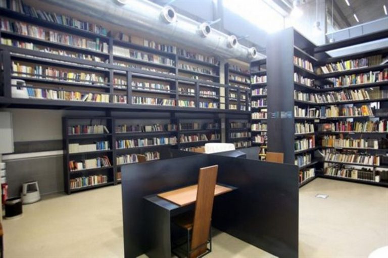 Τη Βιβλιοθήκη της ΑΣΚΤ εγκαινίασε ο Προκόπης Παυλόπουλος