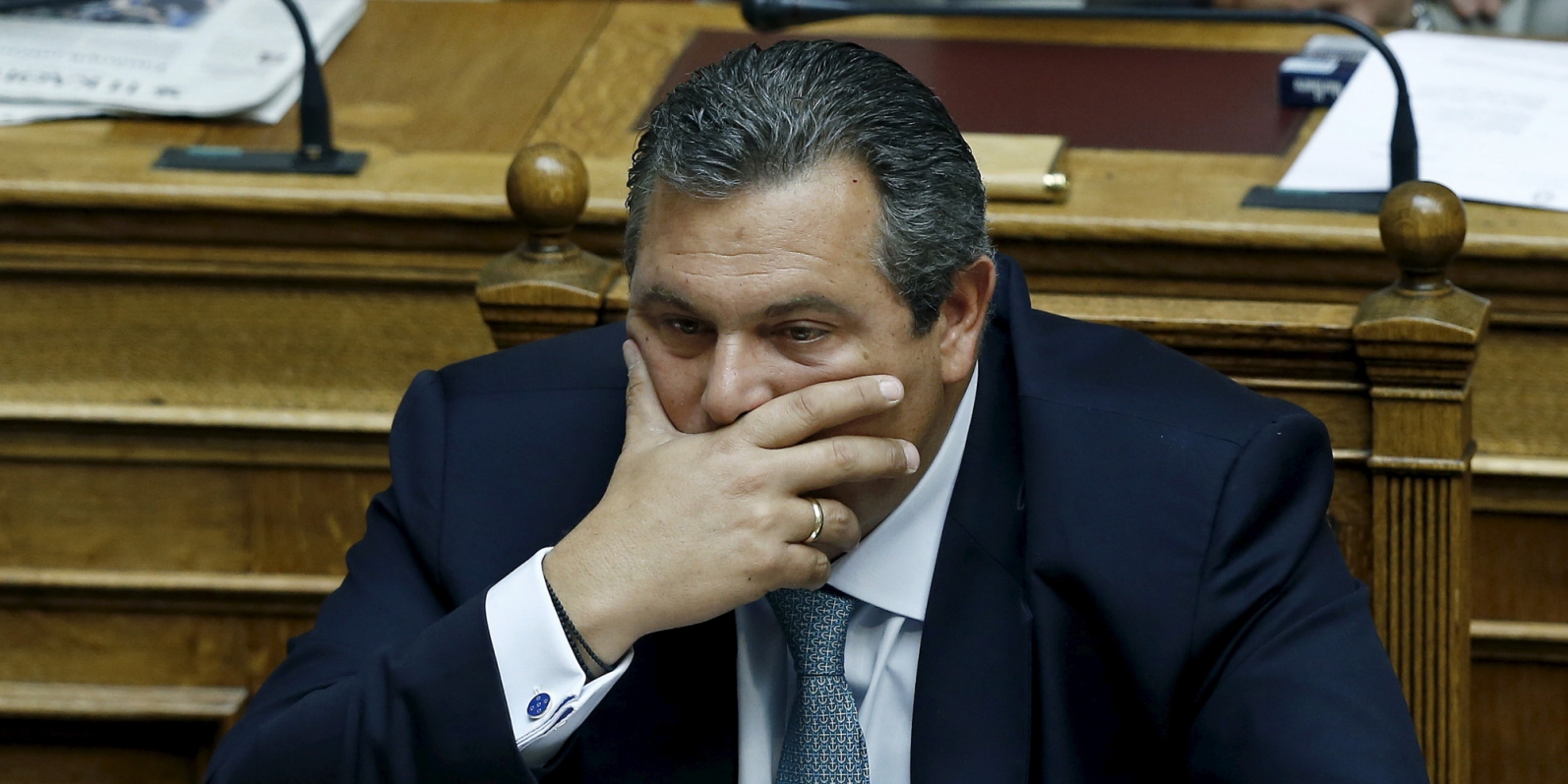 Ο Καμμένος ανέβασε φωτογραφία γραβάτας με ανδρικά μόρια μετά τη συμφωνία στο Eurogroup!