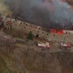 Εκτός κινδύνου μοναχοί και ιερά κειμήλια στη φωτιά στη Ναύπακτο