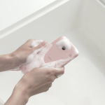Smartphone ανθεκτικό στο πλύσιμο με νερό και σαπούνι (video)