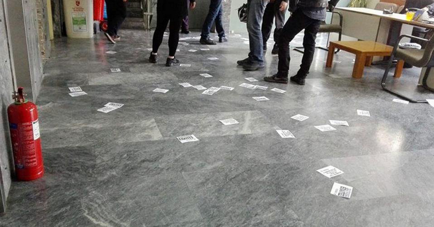 Ρουβίκωνας: Εισβολή σε συμβολαιογραφείο στην Καποδιστρίου