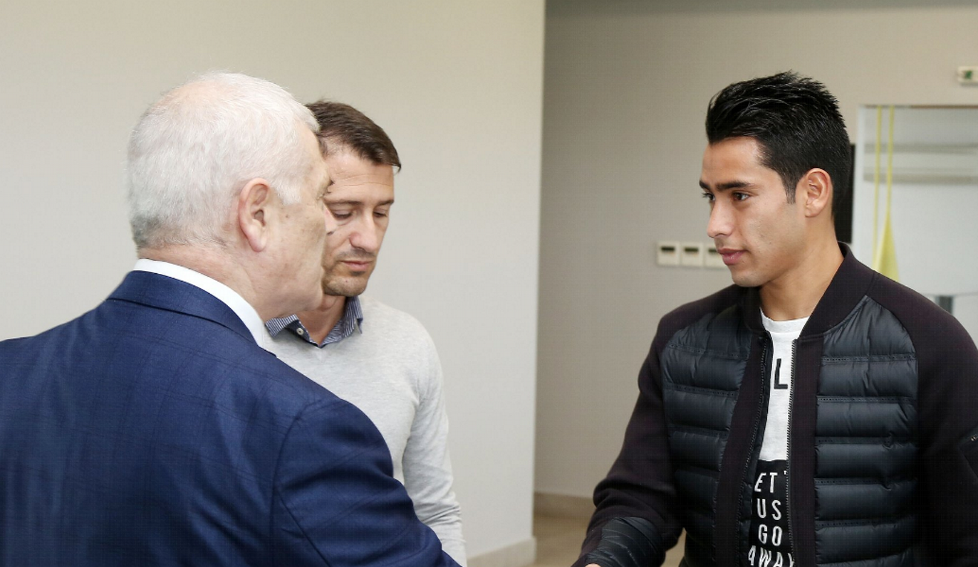 “Όπλο” Χιμένεθ για την παραμονή Αραούχο