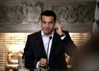 Τσίπρας: Το χιουμοριστικό σχόλιο σε νιόπαντρο ζευγάρι – “Γαμπρέ πρόσεχε τι τάζεις”