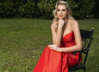 Η Κωνσταντίνα Σπυροπούλου για Πάσχα στη Ρόδο (pics)