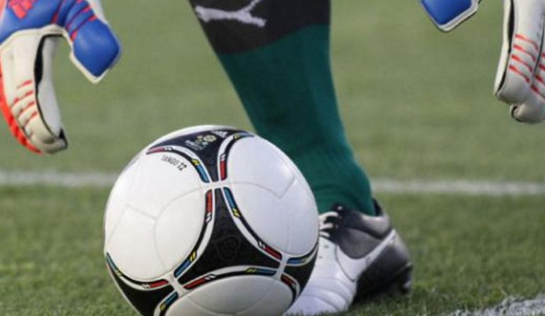 Απίστευτο γκολ τερματοφύλακα από την εστία του στην άλλη (video)