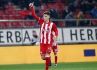 Όχι και αντί-Μιλιβόεβιτς ο Ρέτσος…