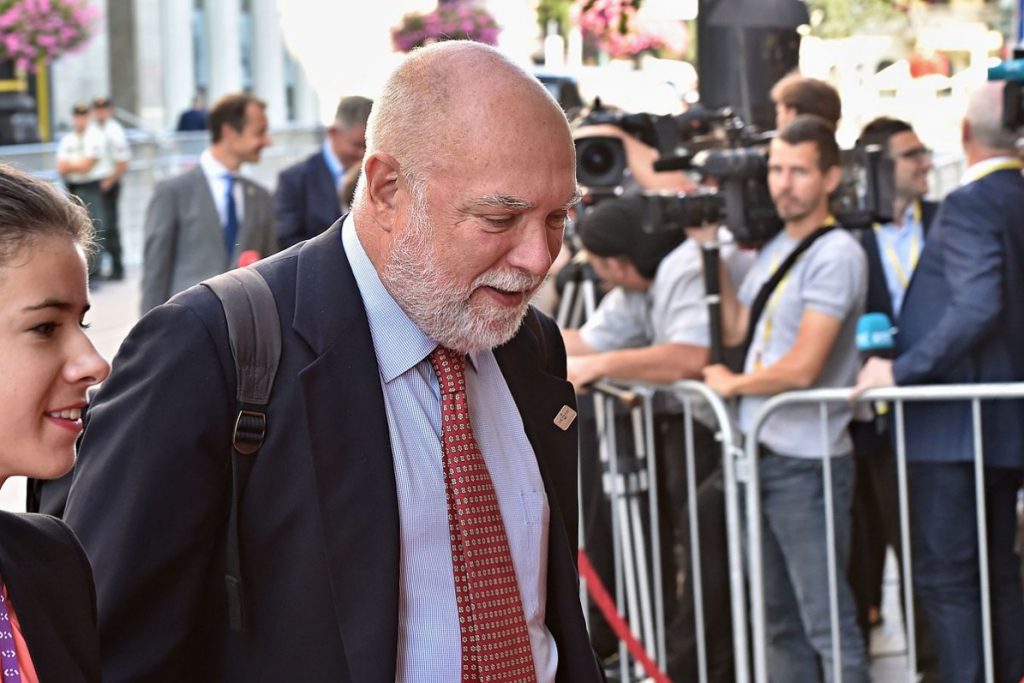 Ο Βίζερ δείχνει τον “μποναμά” Τσίπρα ως αιτία για τη σκληρή στάση των δανειστών