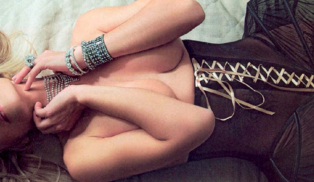 Παίκτρια τού Survivor σε φωτογράφηση σκάνδαλο ! (pics)