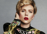 Η Scarlett Johansson υπέρ της πολυγαμίας