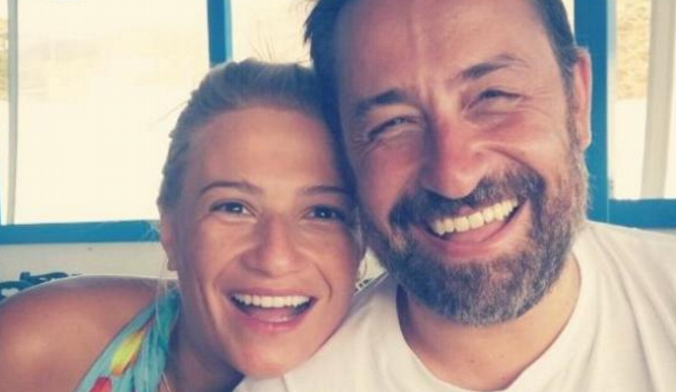 «Κάγκελο» η Σκορδά! Της αποκάλυψε στον αέρα της εκπομπής πως την είχε ερωτευτεί! (vid)
