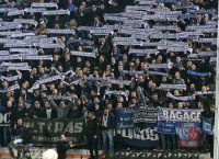 Εμετική κίνηση οπαδών της Σάλκε: Κουνούσαν 50ευρα προς τους Έλληνες! (pic)