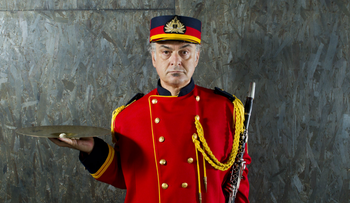 Monie & Monie Conniente: Η «Εσχάτη Κωμωδία» στο Half Note