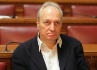Δημοσία δαπάνη η κηδεία του Β. Μπασιάκου