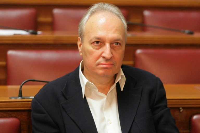 Δημοσία δαπάνη η κηδεία του Β. Μπασιάκου