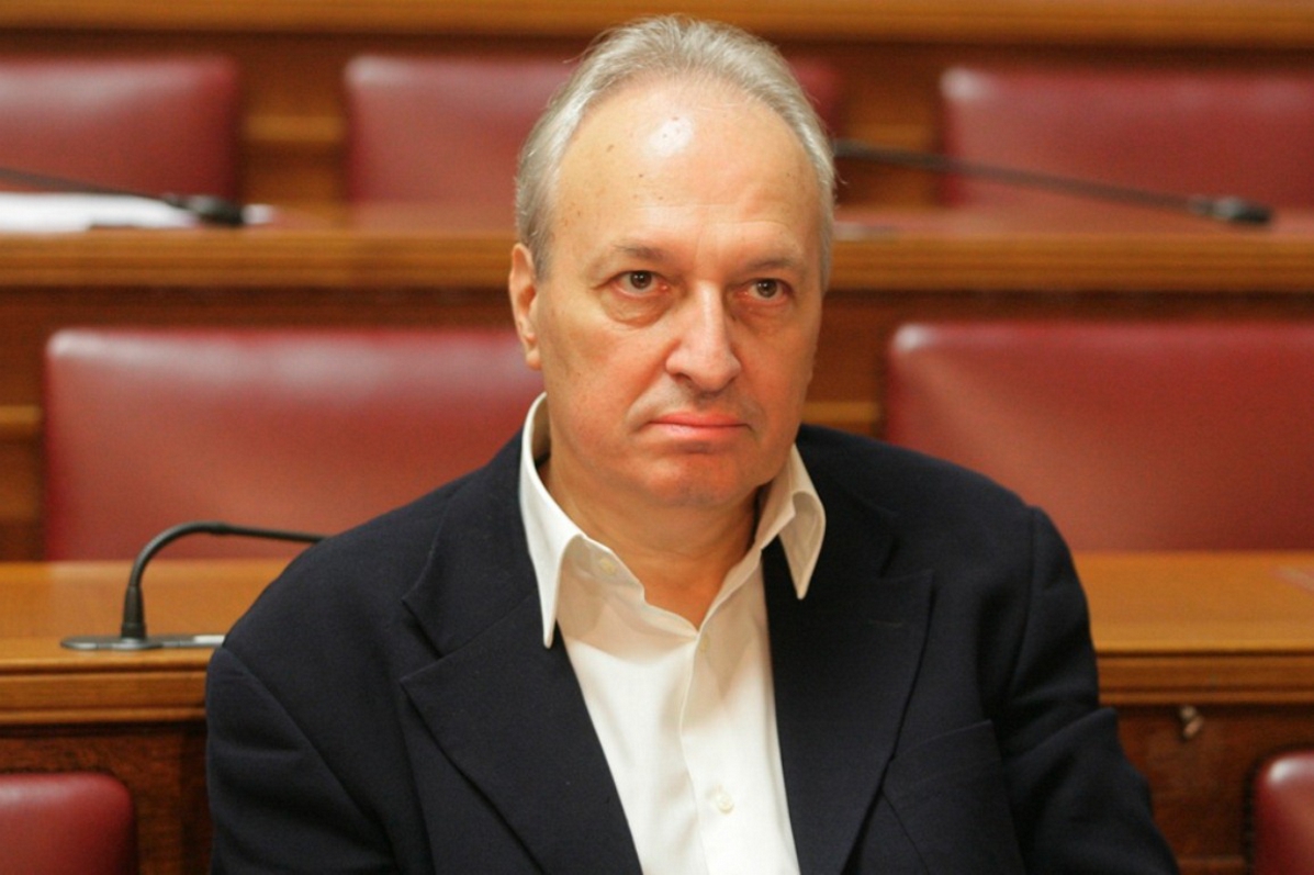 Δημοσία δαπάνη η κηδεία του Β. Μπασιάκου