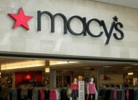 Μειωμένα τα οικονομικά μεγέθη της Macy’s