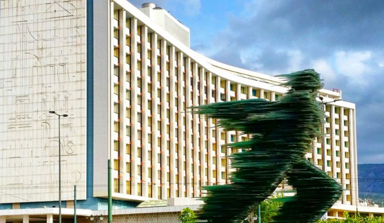 Hilton Athens: Γευματίστε για καλό σκοπό