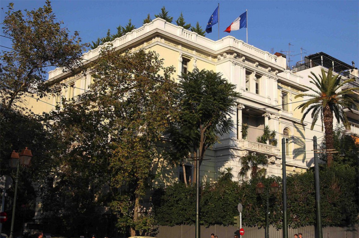 ΥΠΕΞ: Καταδικάζουμε την επίθεση “Ρουβίκωνα” στη γαλλική πρεσβεία