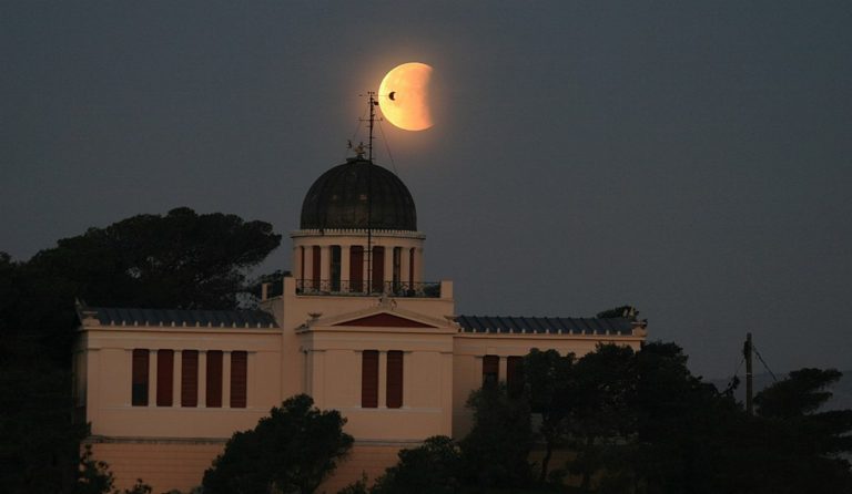Προβολές ταινιών του Adrian Villar Rojas στο Εθνικό Αστεροσκοπείο Αθηνών