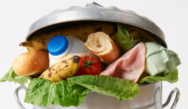 Πόσο φαγητό πετάμε κάθε χρόνο