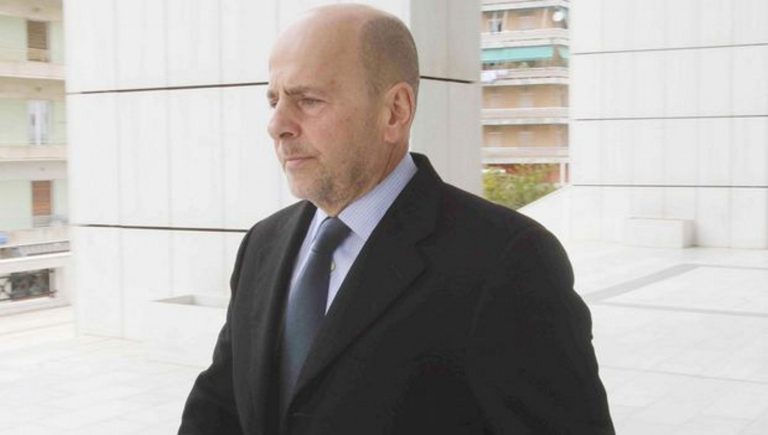 Η στάση Αλαφούζου για την “τριανδρία”