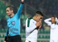Tον «έστησαν» και έμπλεξε….
