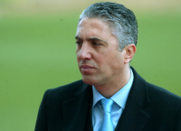Κωστένογλου σε παίκτες: «Πρέπει να ηρεμήσουμε, όχι να διαλυθούμε…»