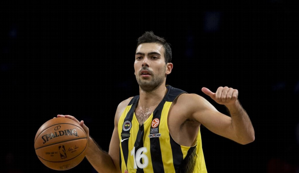 Σλούκας: Δεν ήθελα Ολυμπιακό – Ρομπότ ο Σπανούλης